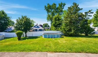 29 E Earle St, Cumberland, RI 02864