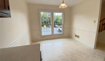 515 Ponds Edge Ln, Allentown, PA 18104