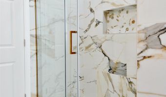 92 W 6TH St, Bayonne, NJ 07002