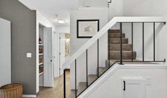 10295 SW Trapper Ter Bld#7, Beaverton, OR 97008