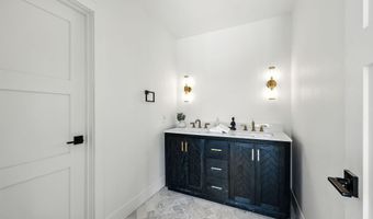 30670 Passageway Pl, Agoura Hills, CA 91301