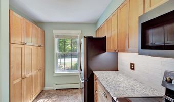 28 Mansfield Ln, Berlin, VT 05602