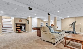 36 Whiting Farm Rd, Branford, CT 06405