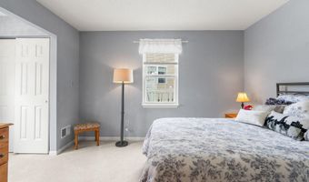 37 Wicken Sq, Albany, NY 12205
