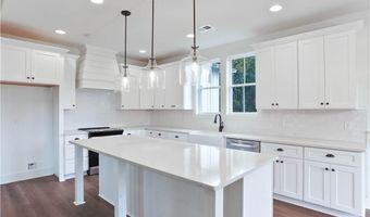 1300 HUNTERS HILL Ln, Auburn, AL 36830