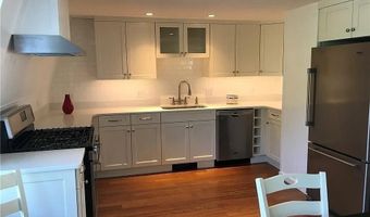 65 Merton Rd 6, Newport, RI 02840