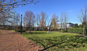 973 POWHATAN St, Alexandria, VA 22314