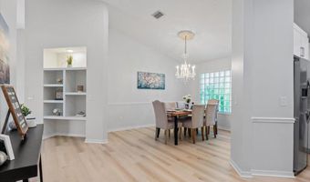 1193 LINKSIDE Ct E, Atlantic Beach, FL 32233