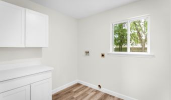 2223 Popps Ferry Rd, Biloxi, MS 39532