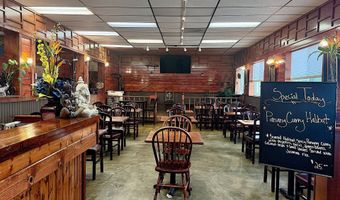 925 CHETCO Ave, Brookings, OR 97415