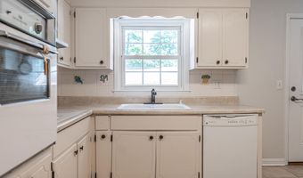 606 John Mcqueen Rd, Aberdeen, NC 28315