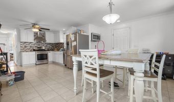 170 Red Oak Rd, Bridgeport, CT 06606