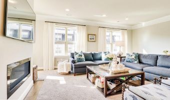 1318 S QUINN St, Arlington, VA 22204