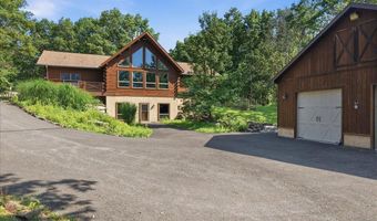 14 E Point Rd, Albrightsville, PA 18210