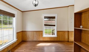 203 Edgewood St, Ballard, WV 24918