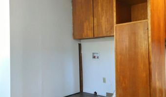 215 N H St, Albion, WA 99163