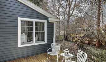 32 Chapin Rd, Barrington, RI 02806
