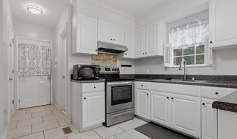 1013 Spring Hill Dr, Albany, GA 31721