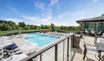 2856 Ridington Rd, Ann Arbor, MI 48105