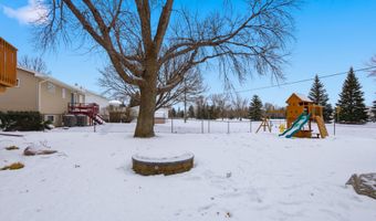 11 Linda Ln, Aberdeen, SD 57401