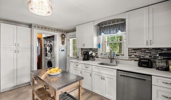 446 Plymouth St, Abington, MA 02351
