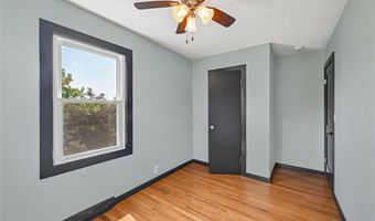 203 E 4th St, Anamosa, IA 52205