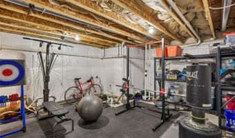 2202 Barry Dr, Adel, IA 50003