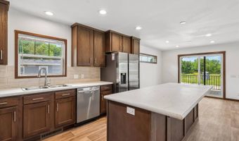 7368 NE Berwick Dr 6, Ankeny, IA 50021