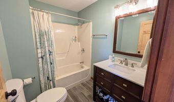 99 Yankee Ave, Bangor, ME 04401