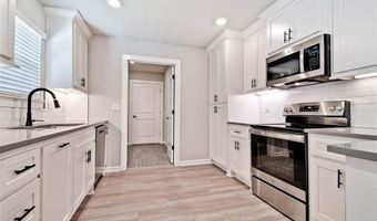 30 Lambourn Dr, Bella Vista, AR 72714