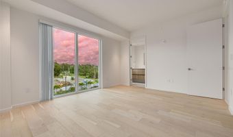 1020 SUNSET POINT Rd 213, Clearwater, FL 33755