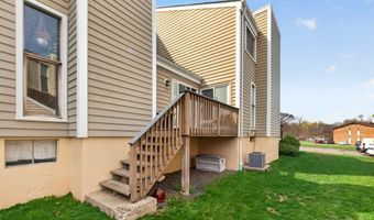 62 Monticello Dr 62, Branford, CT 06405