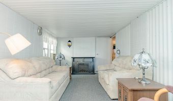 92 Rohr St #5, Arnolds Park, IA 51331