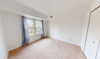 2221 S Huron Pkwy 4, Ann Arbor, MI 48104