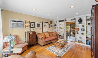 38 Hillvale Rd, Albertson, NY 11507