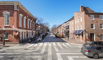 811 GIBBON St, Alexandria, VA 22314