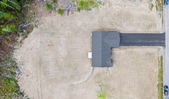 633 Streamside Ave, Hermon, ME 04401