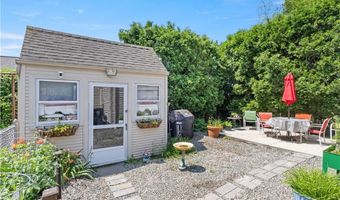 75 Crescent Ave, Cranston, RI 02910