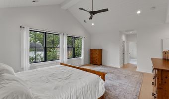 414 N MONROE St, Arlington, VA 22201