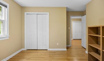17 Schuyler Hills Rd, Albany, NY 12211