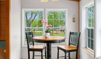 802 QUEEN ANN Rd, Amsterdam, NY 12010