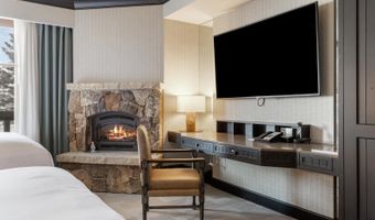 130 Daybreak Rdg Hs302, Avon, CO 81620