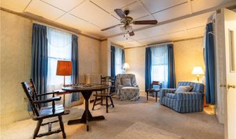 17 Warner St, Newport, RI 02840