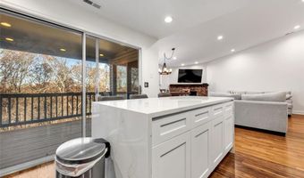 534 Oak Ridge Trails Ct, Ballwin, MO 63021