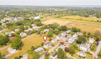 24 Perry Ave, Middletown, RI 02842
