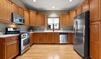 3302 E FALLCREEK Ln, Appleton, WI 54913