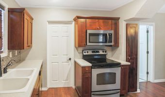 1213 S 2nd St, Aberdeen, SD 57401