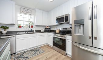 14048 Seymour Dr, Biloxi, MS 39532