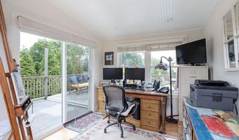 50 Cole St, Jamestown, RI 02835