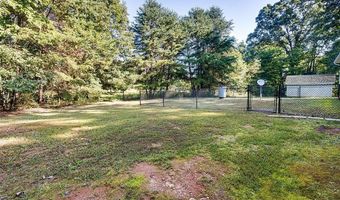 2455 Woodridge Dr, Asheboro, NC 27205